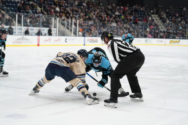 Steinbach explodes for 12 goals en route to 12-2 win over Blues