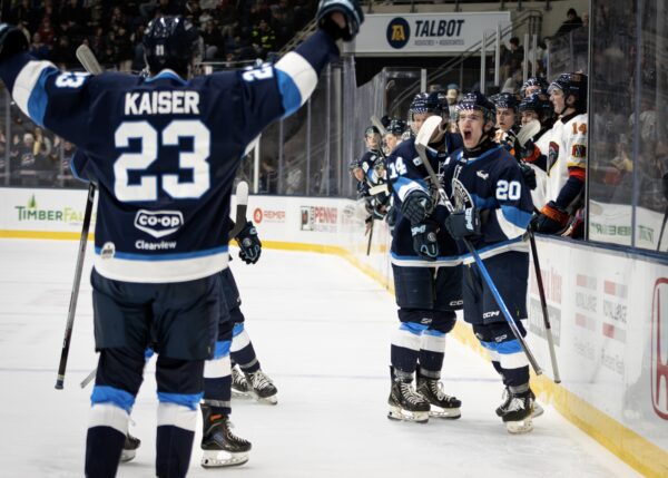 Pistons take down league-best Nighthawks, 4-2, for sixth straight win